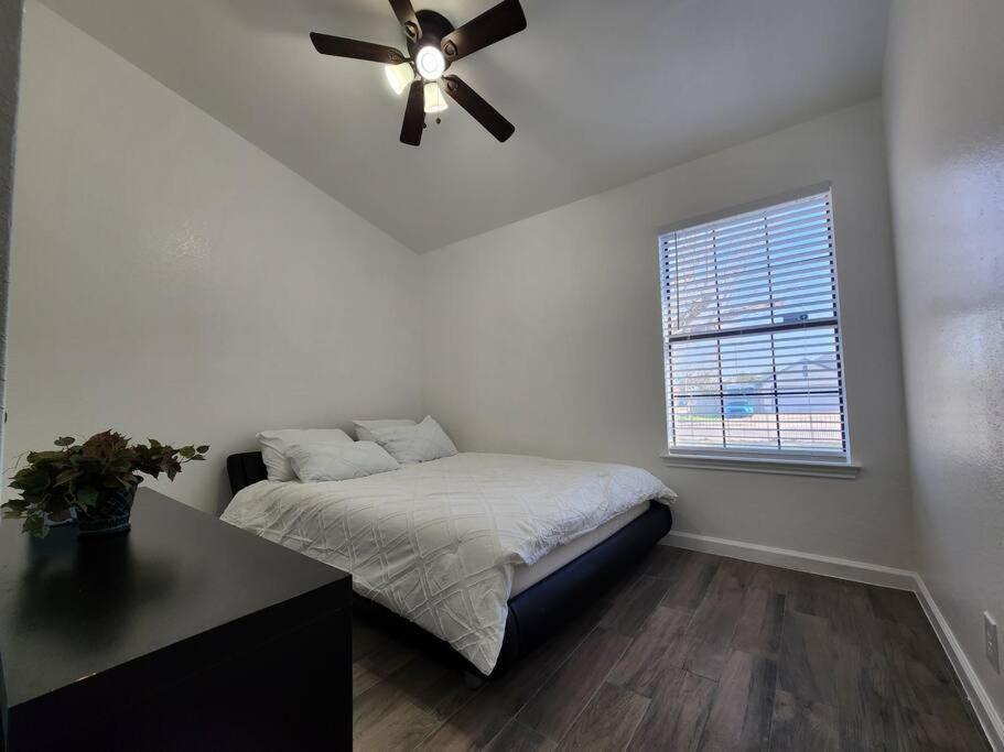 Spacious Family In W Private Yard Hébergement de vacances Round Rock