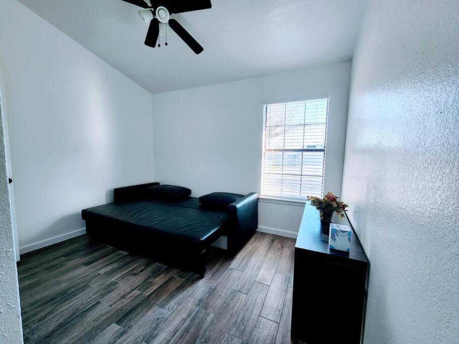 Spacious Family In W Private Yard Round Rock