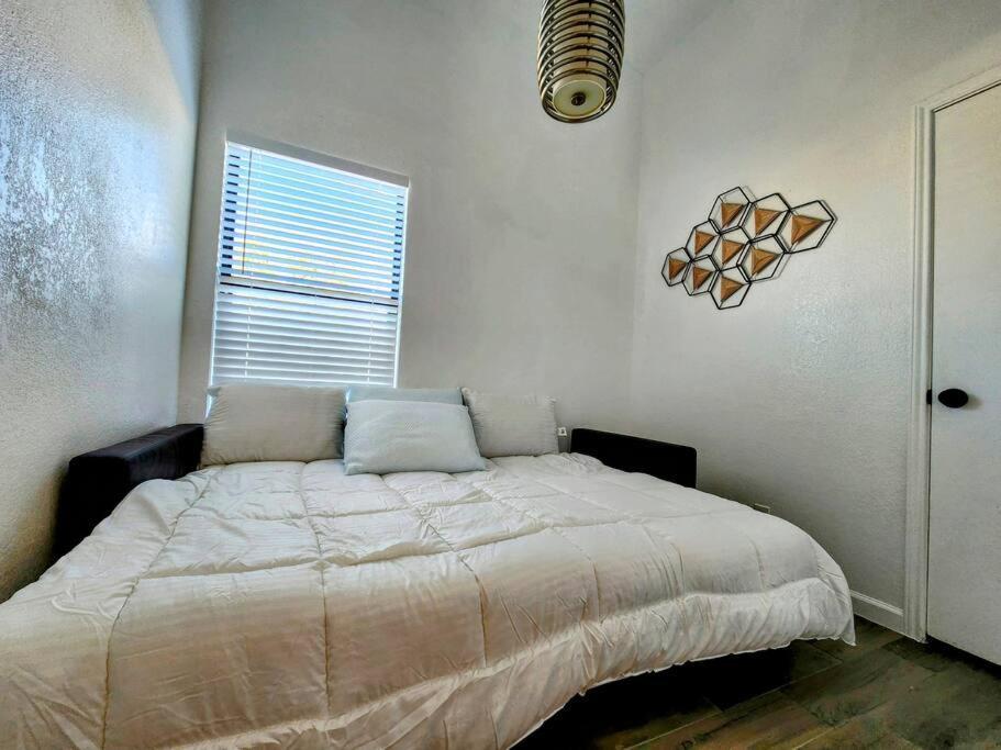 Spacious Family In W Private Yard