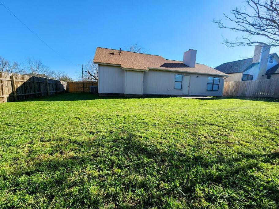 Spacious Family In W Private Yard Hébergement de vacances