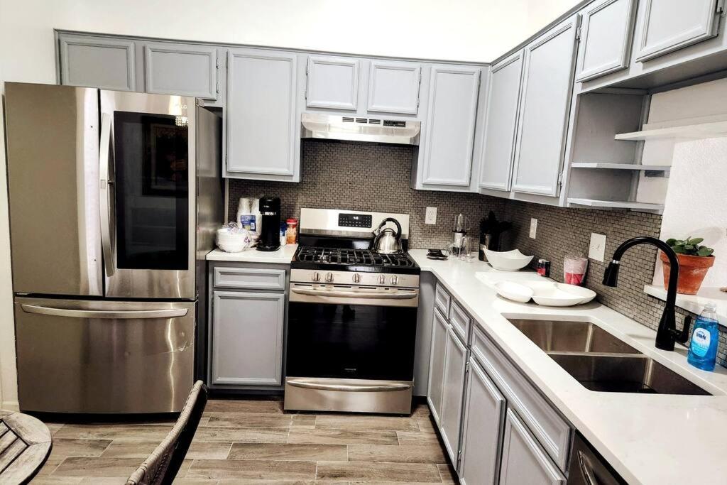 Spacious Family In W Private Yard